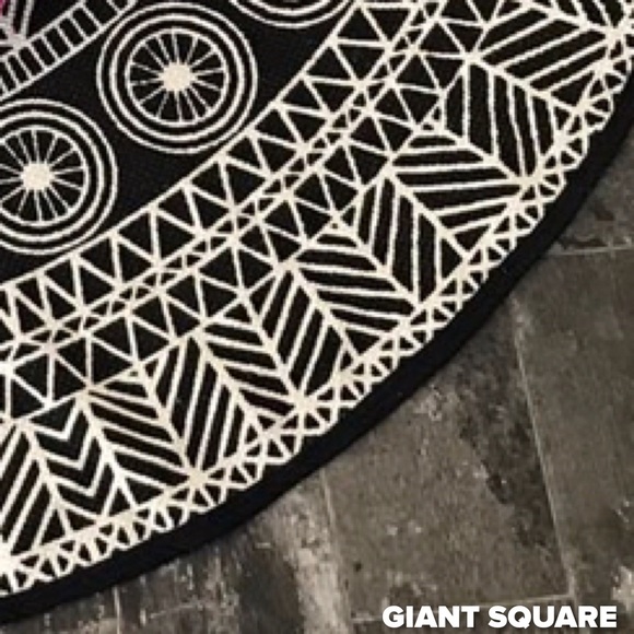 5’ Round Boho Canvas Rug - Picture 3 of 3
